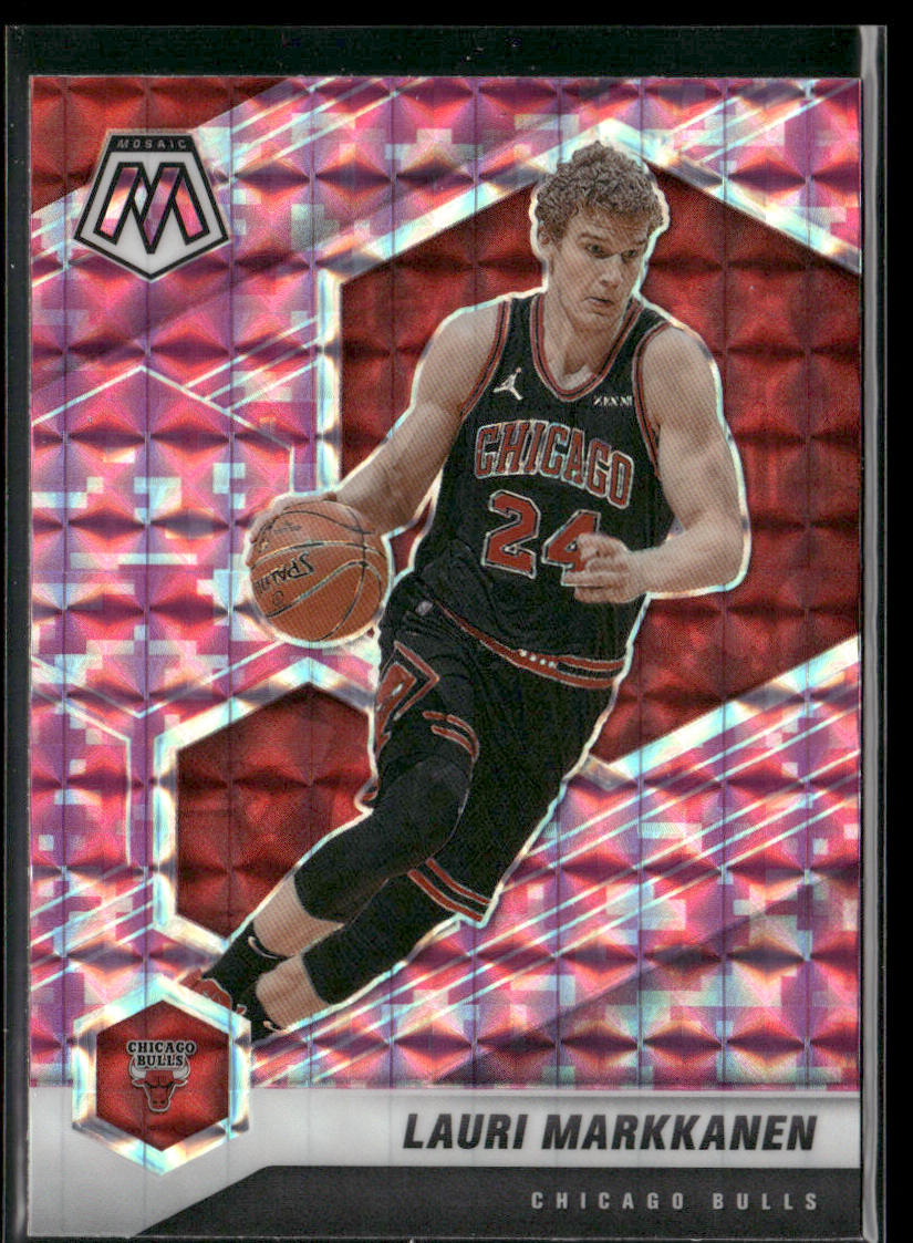 Lauri Markkanen 2020-21 Panini Mosaic Mosaic Camo Pink #4 Chicago Bulls